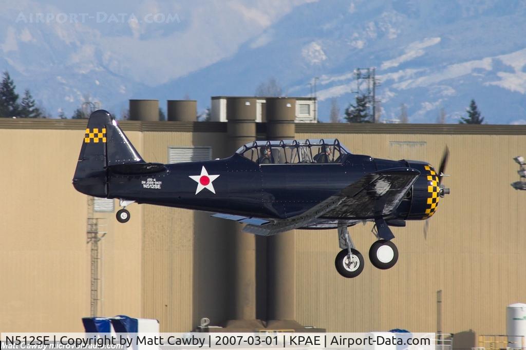 N512SE, 1958 North American AT-6A Texan C/N JS 88-9421, Landing at Paine Field