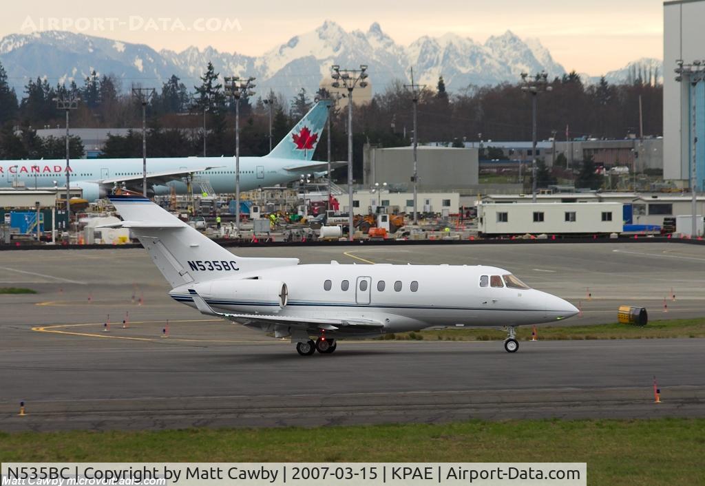 N535BC, 2006 Raytheon Hawker 850XP C/N 258776, Departing Paine Field for KGEU