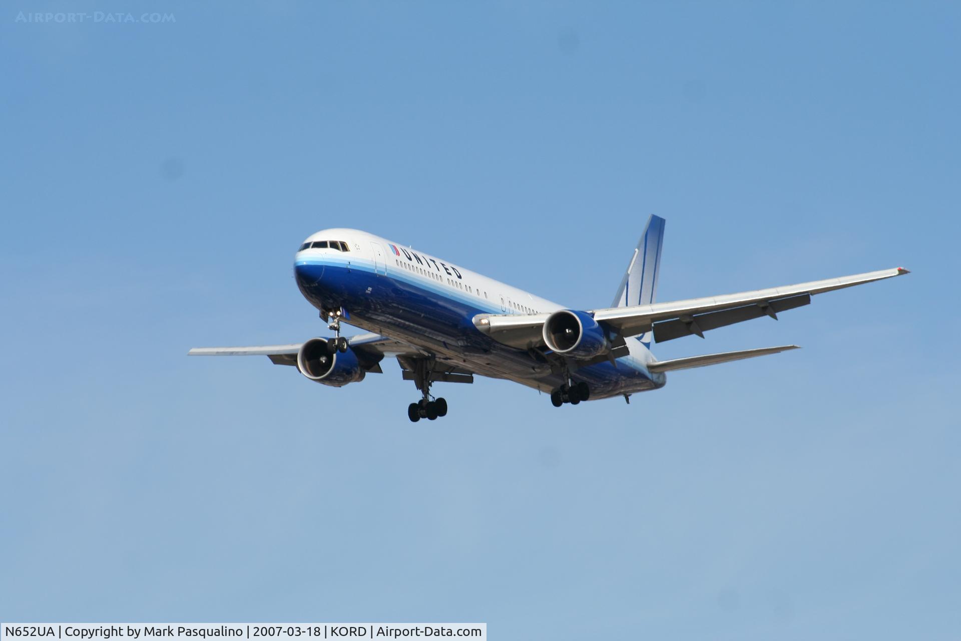 N652UA, 1992 Boeing 767-322 C/N 25390, Boeing 767-300