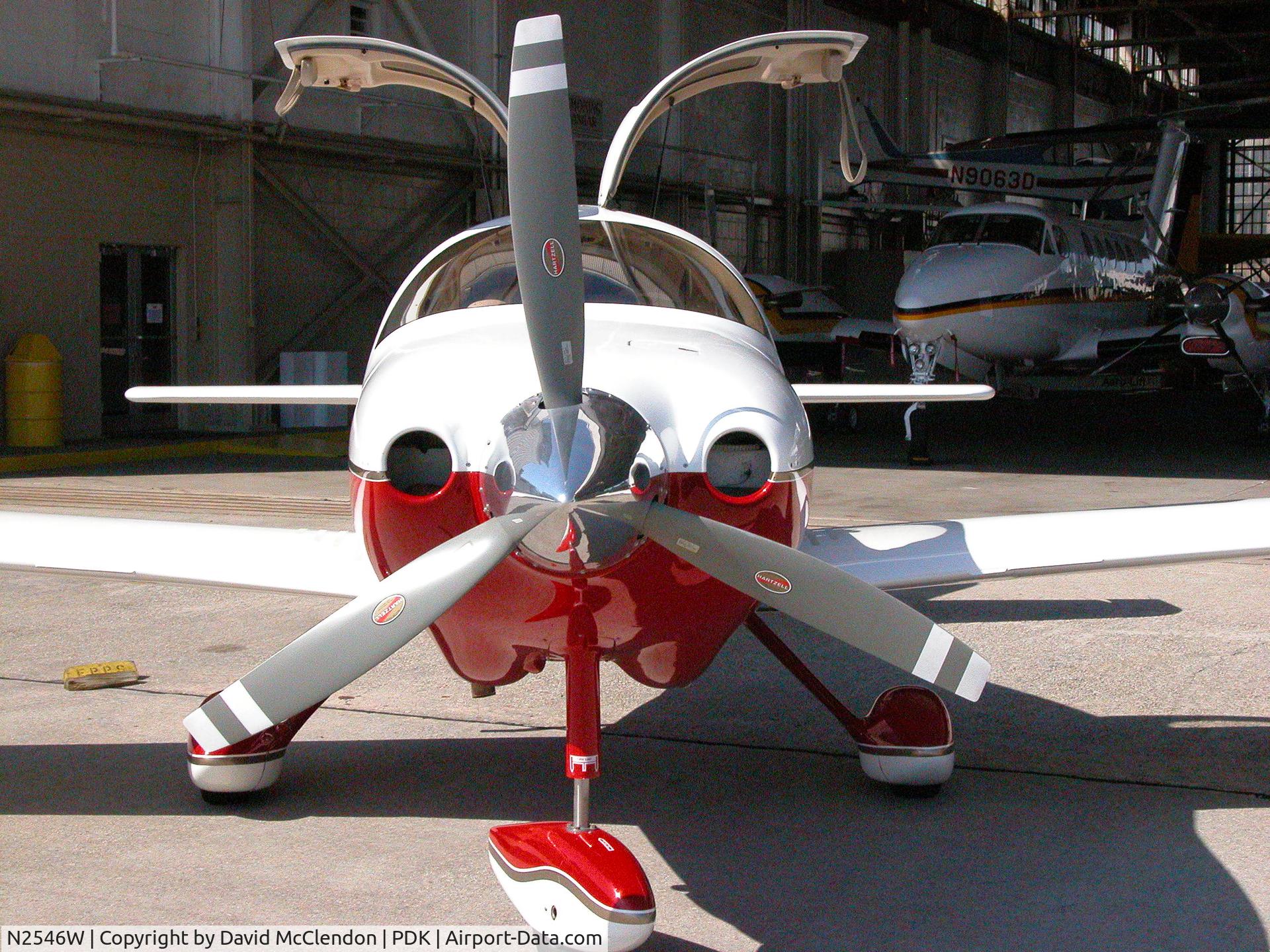 N2546W, 2005 Lancair LC42-550FG C/N 42072, nose view