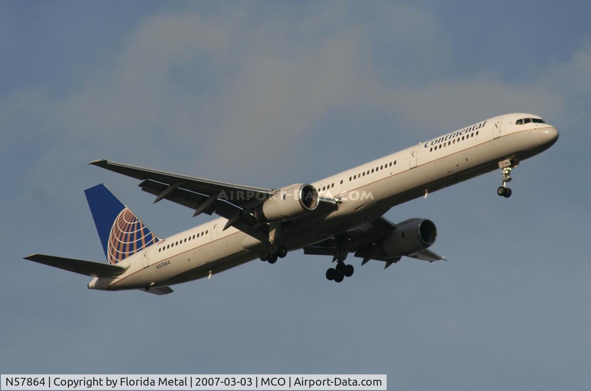 N57864, 2001 Boeing 757-33N C/N 32588, Continental