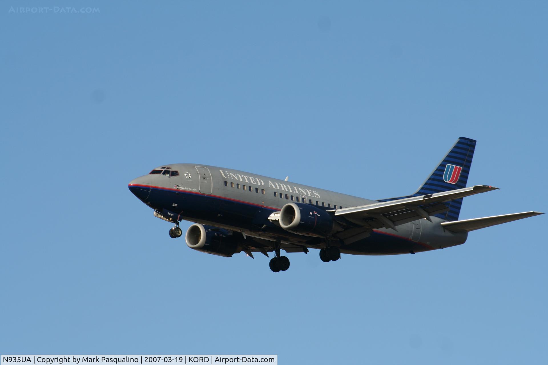 N935UA, 1992 Boeing 737-522 C/N 26663, Boeing 737-500