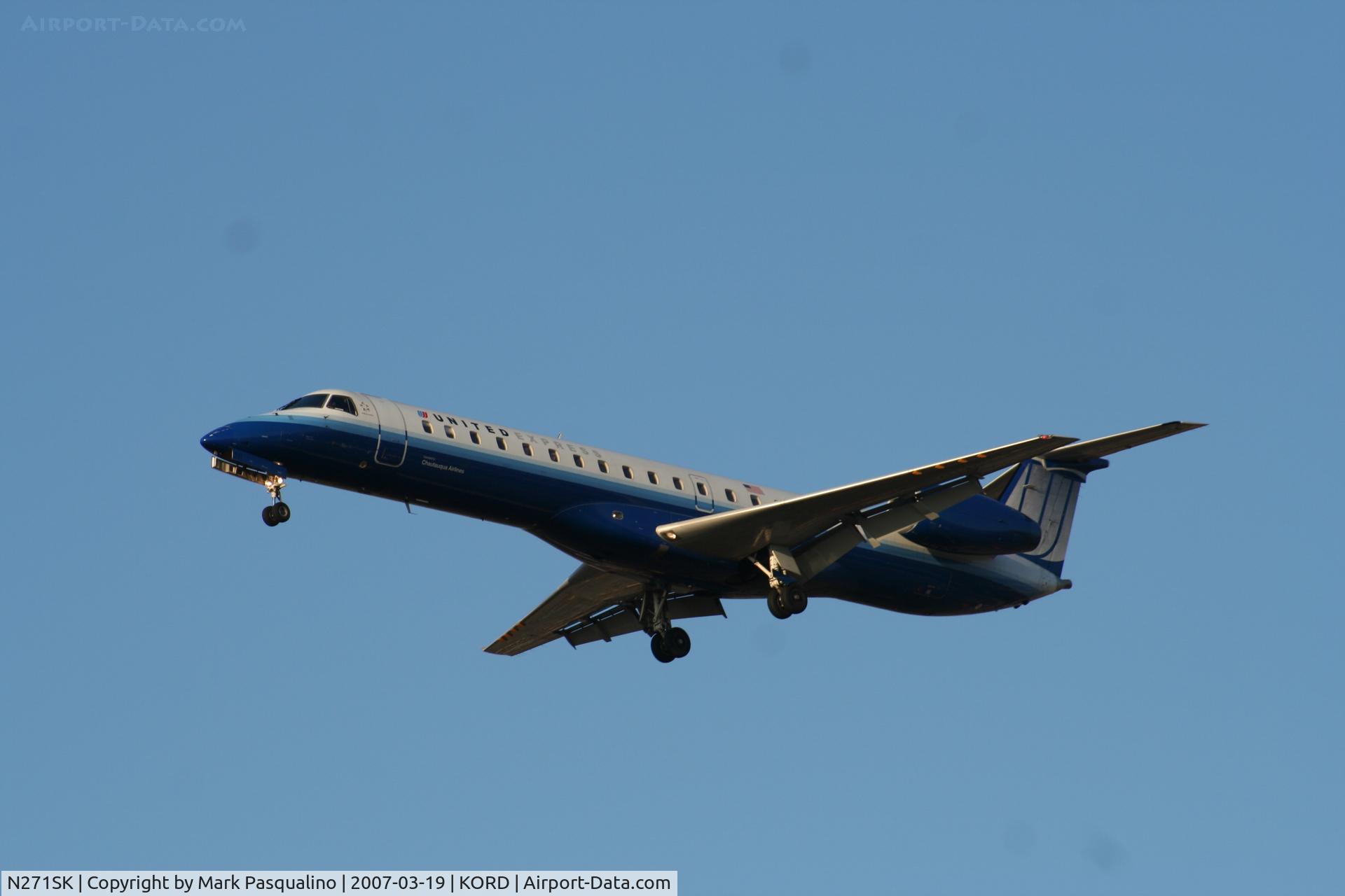 N271SK, 2000 Embraer ERJ-145LR (EMB-145LR) C/N 145305, EMB-145LR