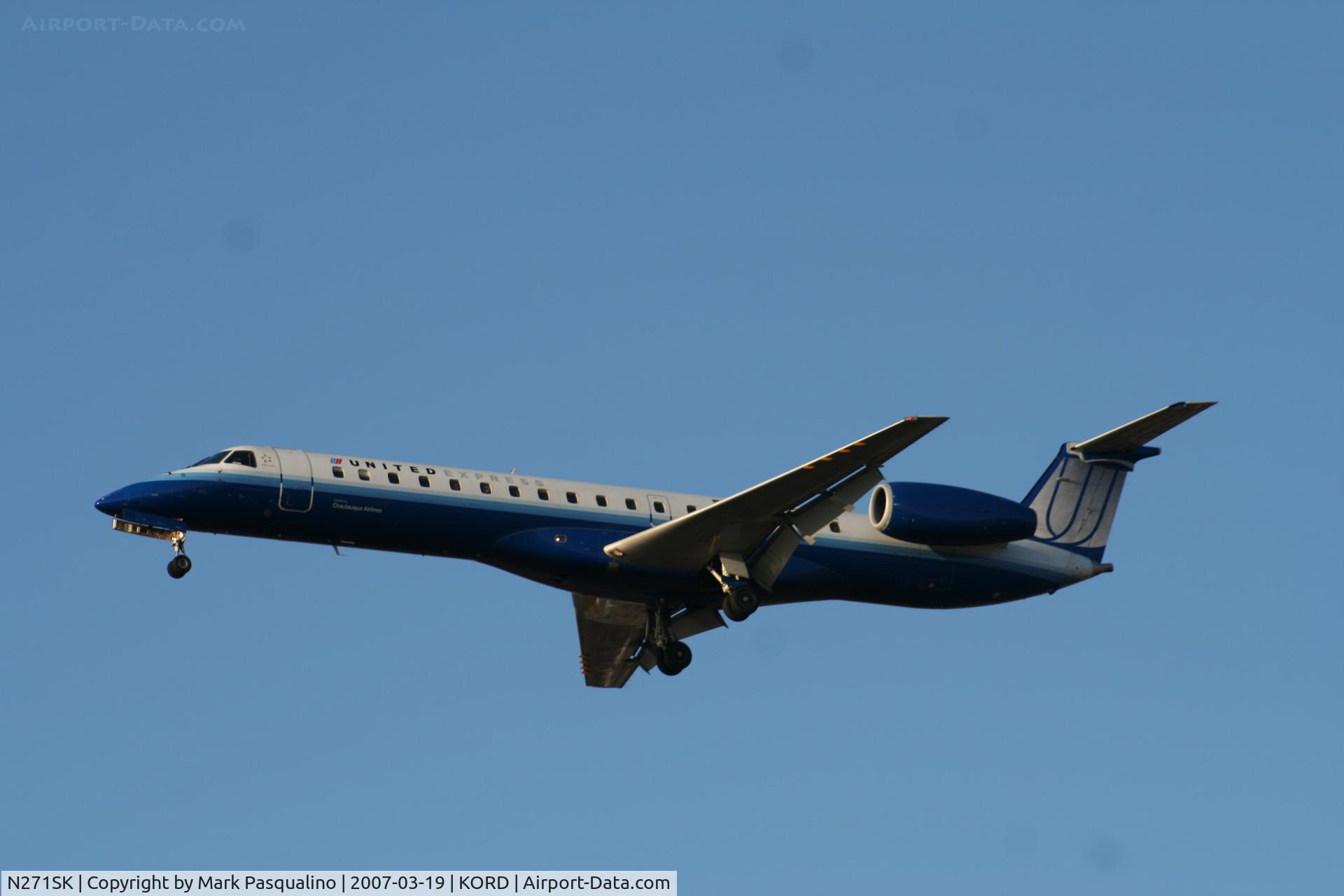 N271SK, 2000 Embraer ERJ-145LR (EMB-145LR) C/N 145305, EMB-145LR