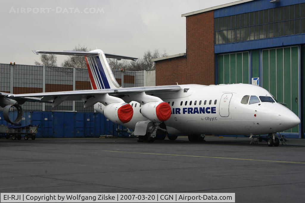 EI-RJI, 1999 British Aerospace Avro 146-RJ85A C/N E2346, visitor