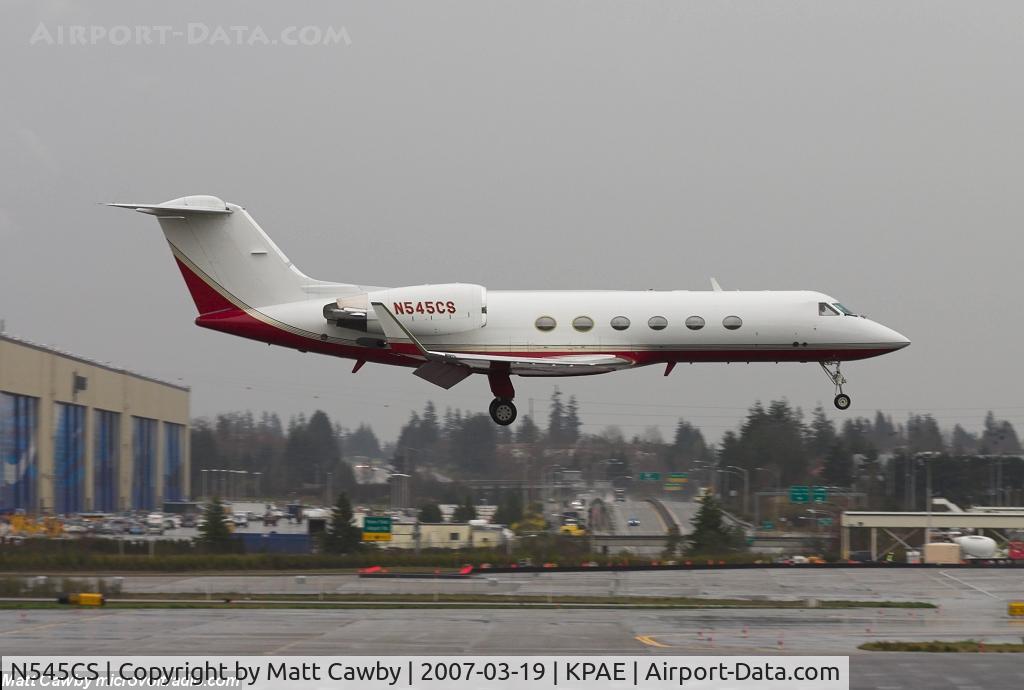 N545CS, 1999 Gulfstream Aerospace G-IV C/N 1361, Landing at Paine Field