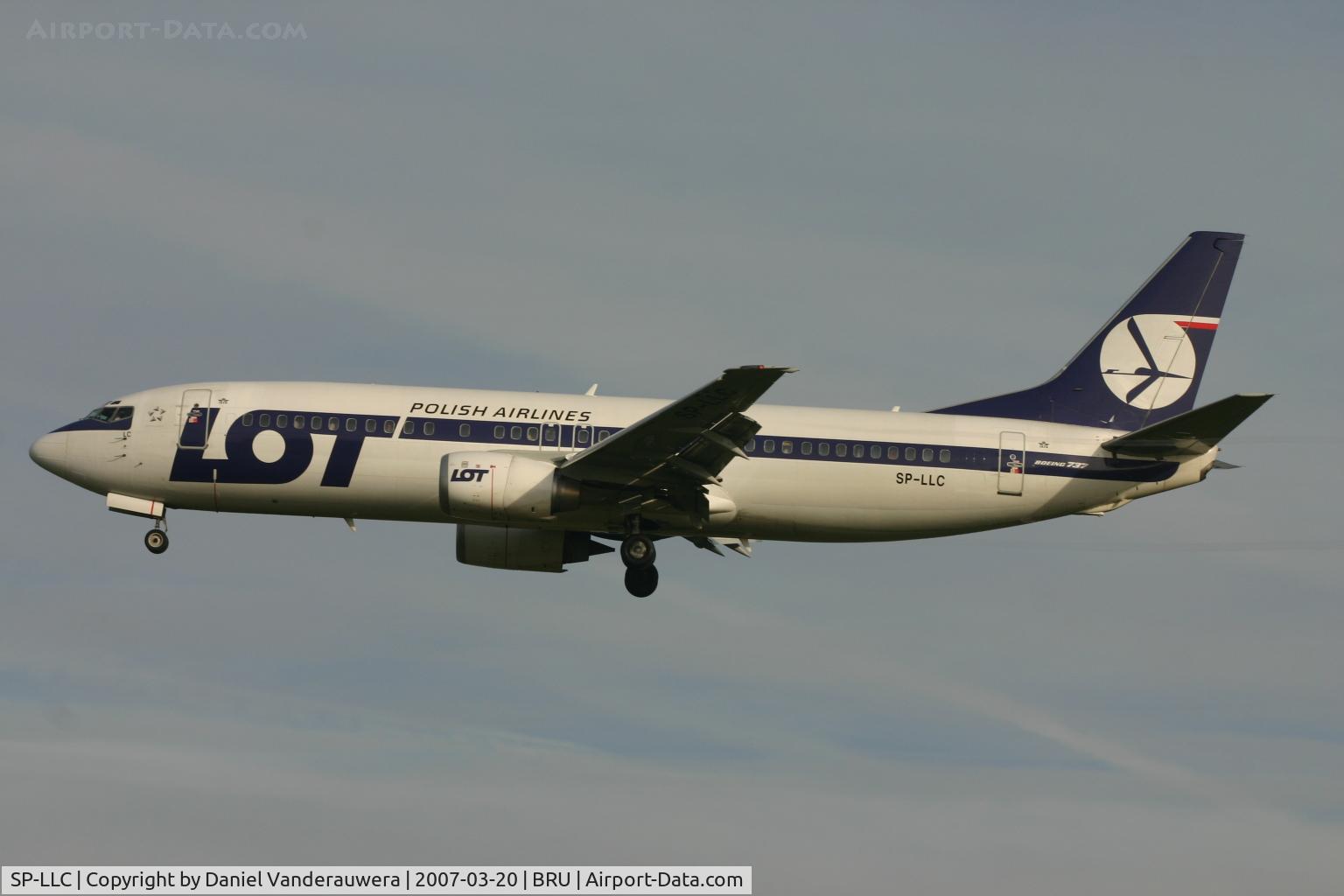 SP-LLC, 1993 Boeing 737-45D C/N 27157, arrival of flight LO235