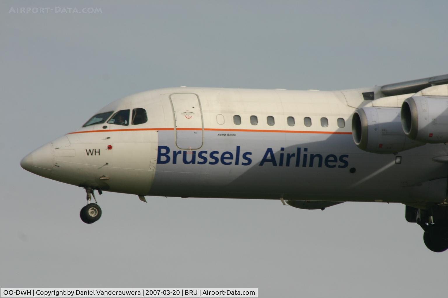 OO-DWH, 1998 British Aerospace Avro 146-RJ100 C/N E3340, Asterix is gone