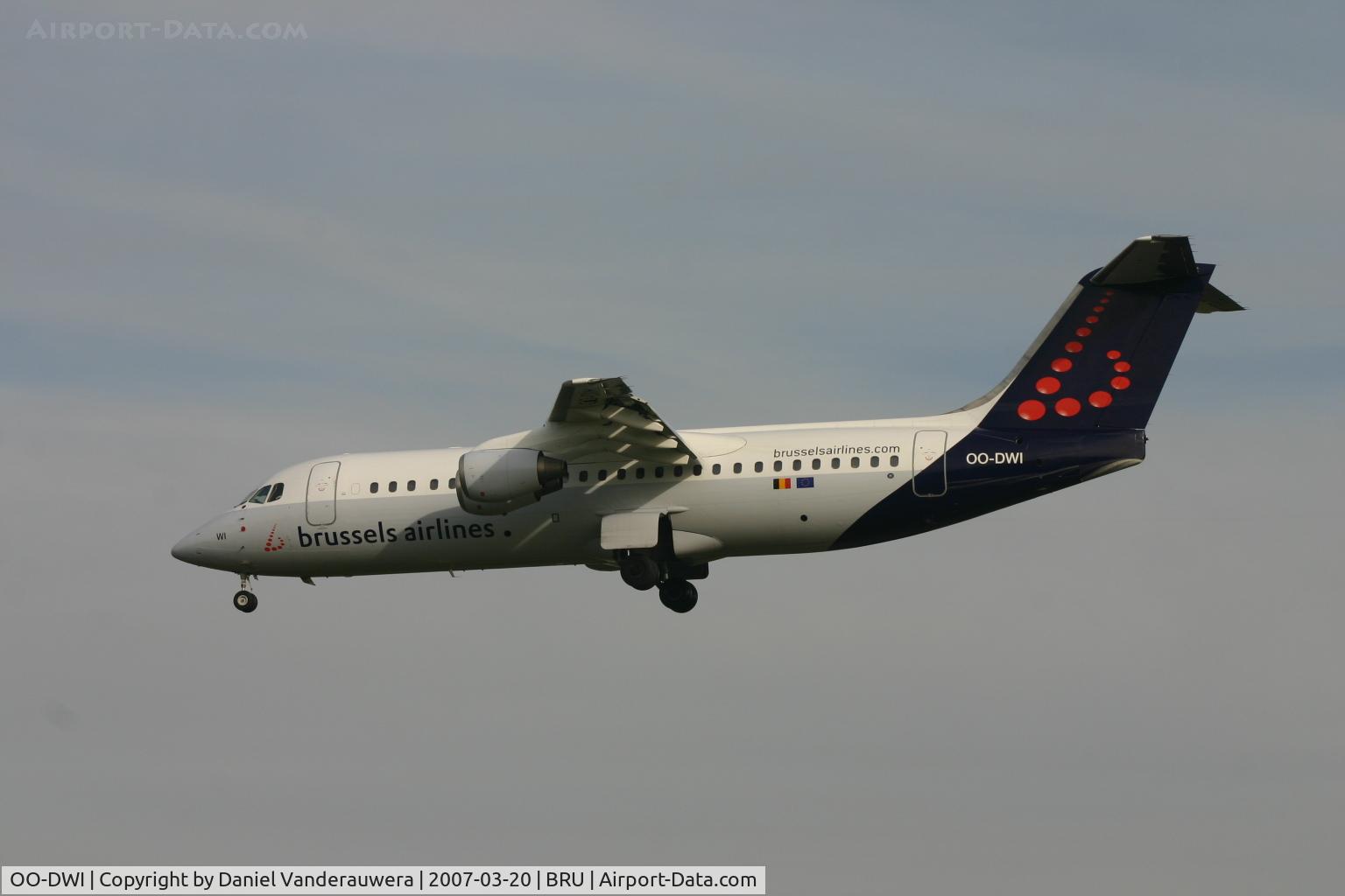OO-DWI, 1999 British Aerospace Avro 146-RJ100 C/N E3342, new brussels airlines livery