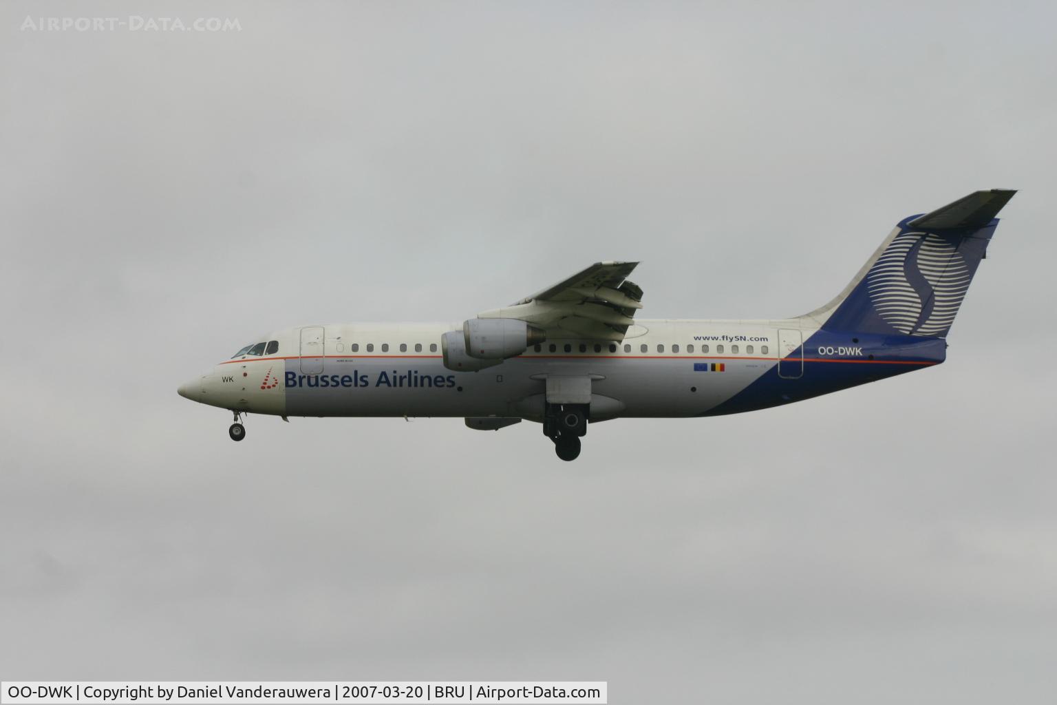 OO-DWK, 1999 British Aerospace Avro 146-RJ100 C/N E3360, note replacement of SN by red dots 