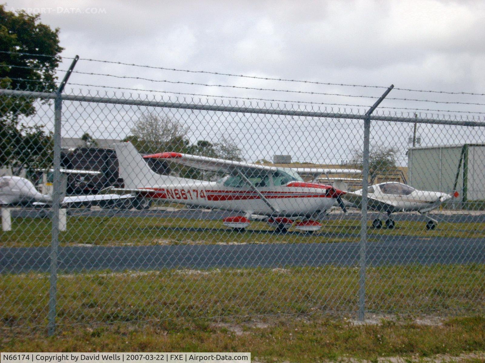 N66174, Cessna 172P C/N 17275975, Taken at Ft Lauderdale Executive