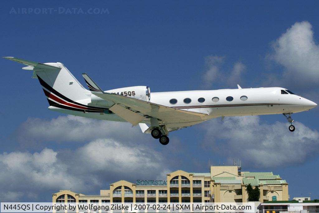 N445QS, 2006 Gulfstream Aerospace GIV-X (G450) C/N 4037, visitor
