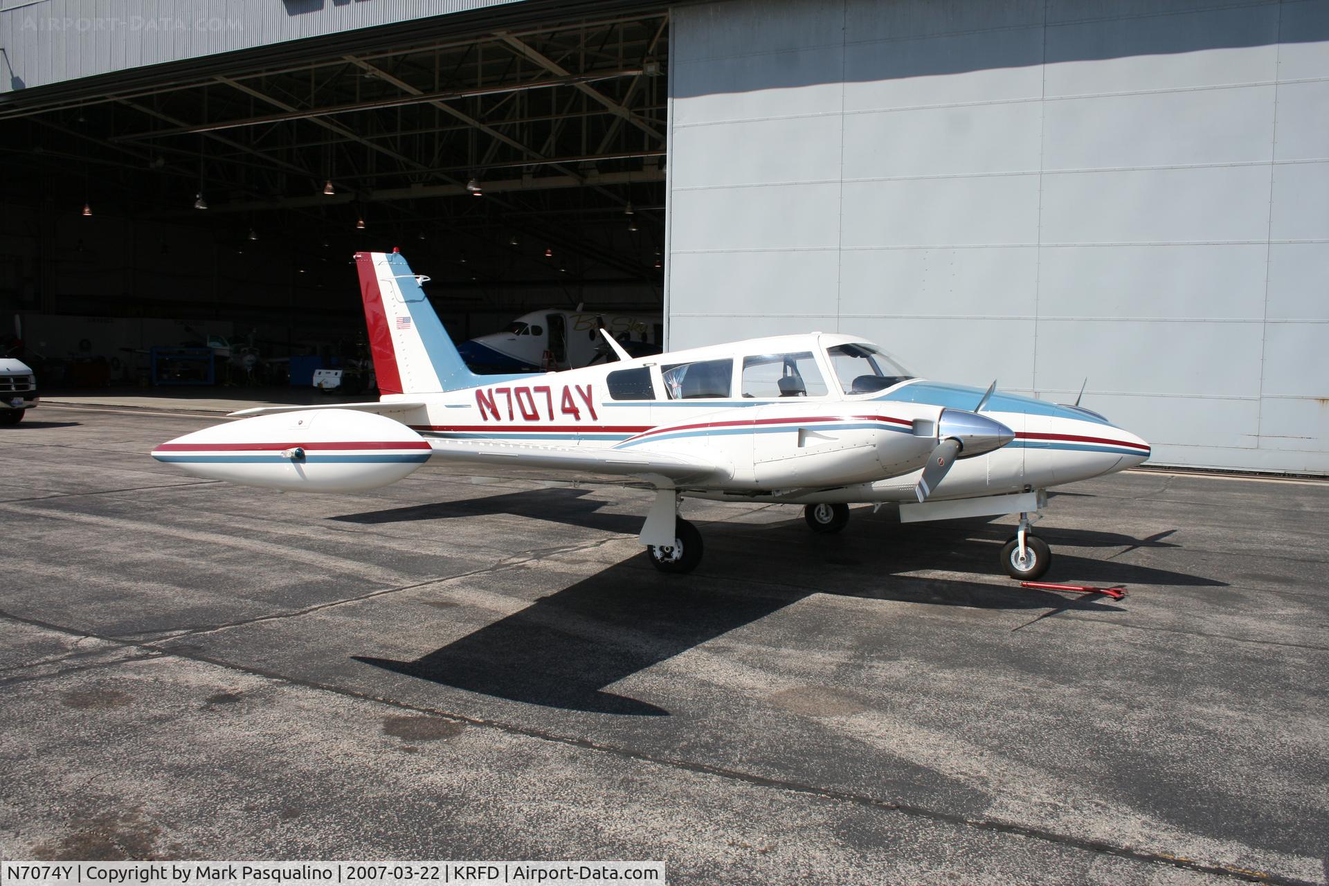 N7074Y, 1963 Piper PA-30 Twin Comanche C/N 30-87, Piper PA-30