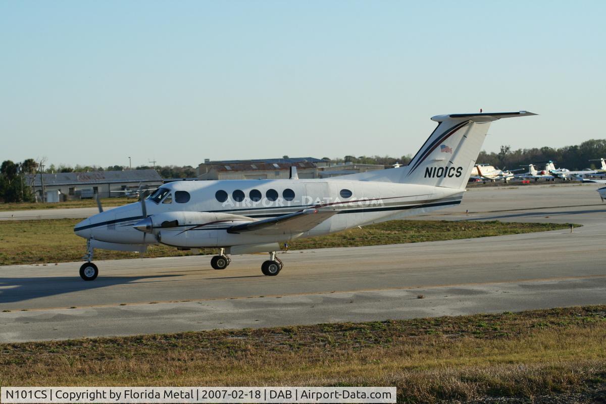 N101CS, 1977 Beech C-12C Huron C/N BC-041, Casey Mears