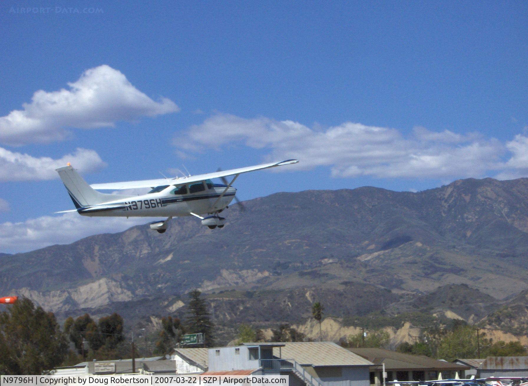 N9796H, 1981 Cessna 182R Skylane C/N 18268030, 1981 Cessna 182R SKYLANE, Continental O-470-U 230 hp, takeoff climb Rwy 04