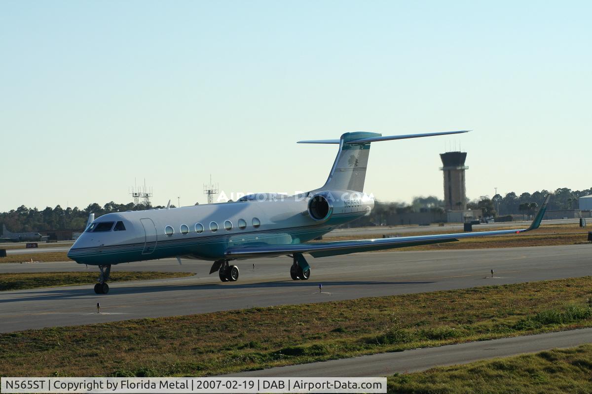 N565ST, 2004 Gulfstream Aerospace GV-SP (G550) C/N 5015, G-550