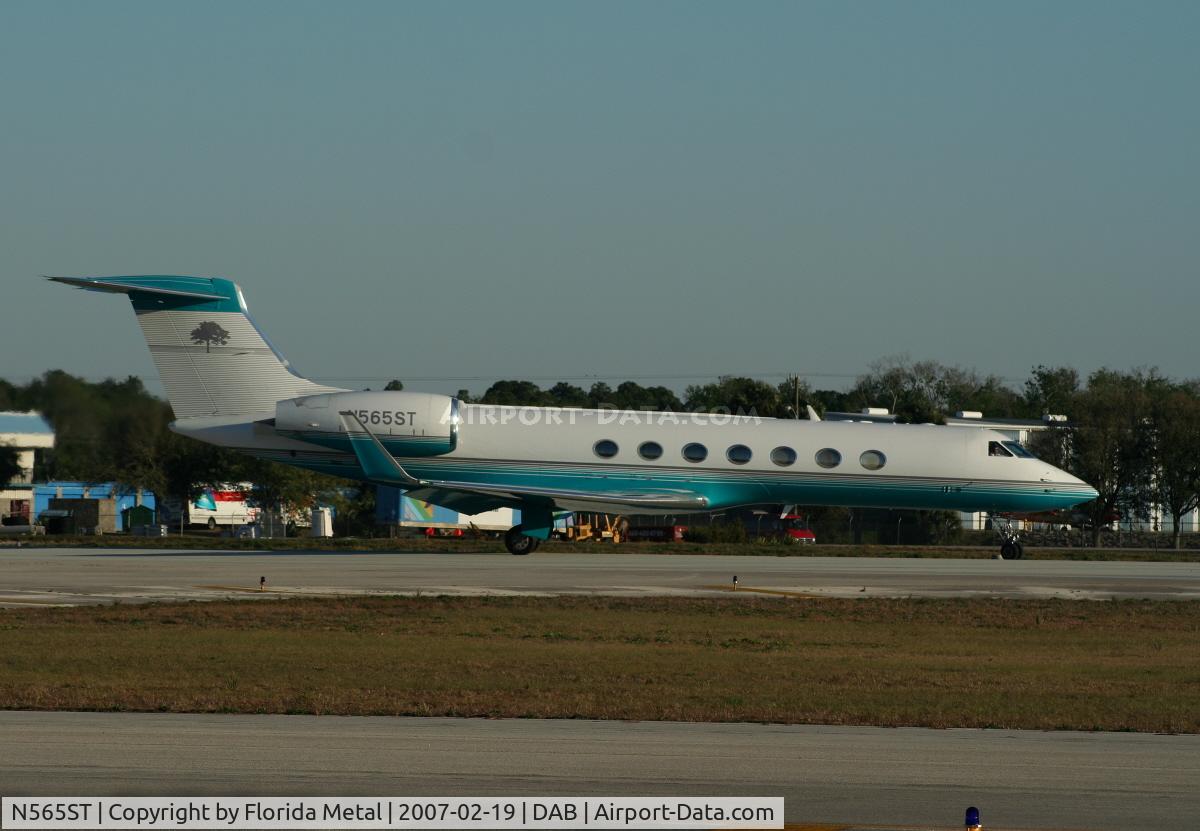 N565ST, 2004 Gulfstream Aerospace GV-SP (G550) C/N 5015, G-550