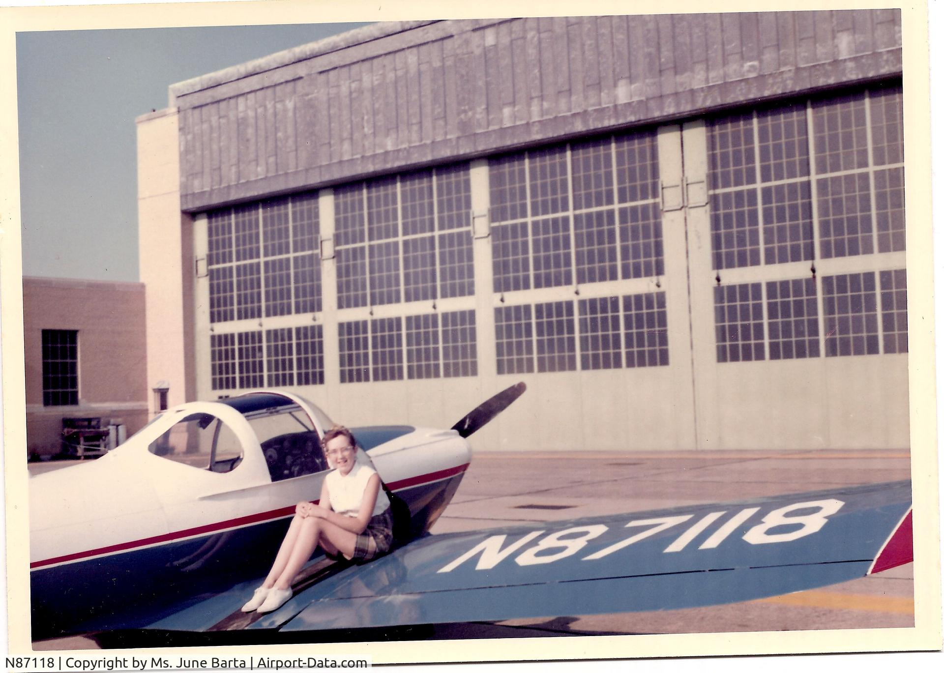 N87118, 1946 Erco 415D Ercoupe C/N 291, Ms. June Barta's first flight was in N87118.