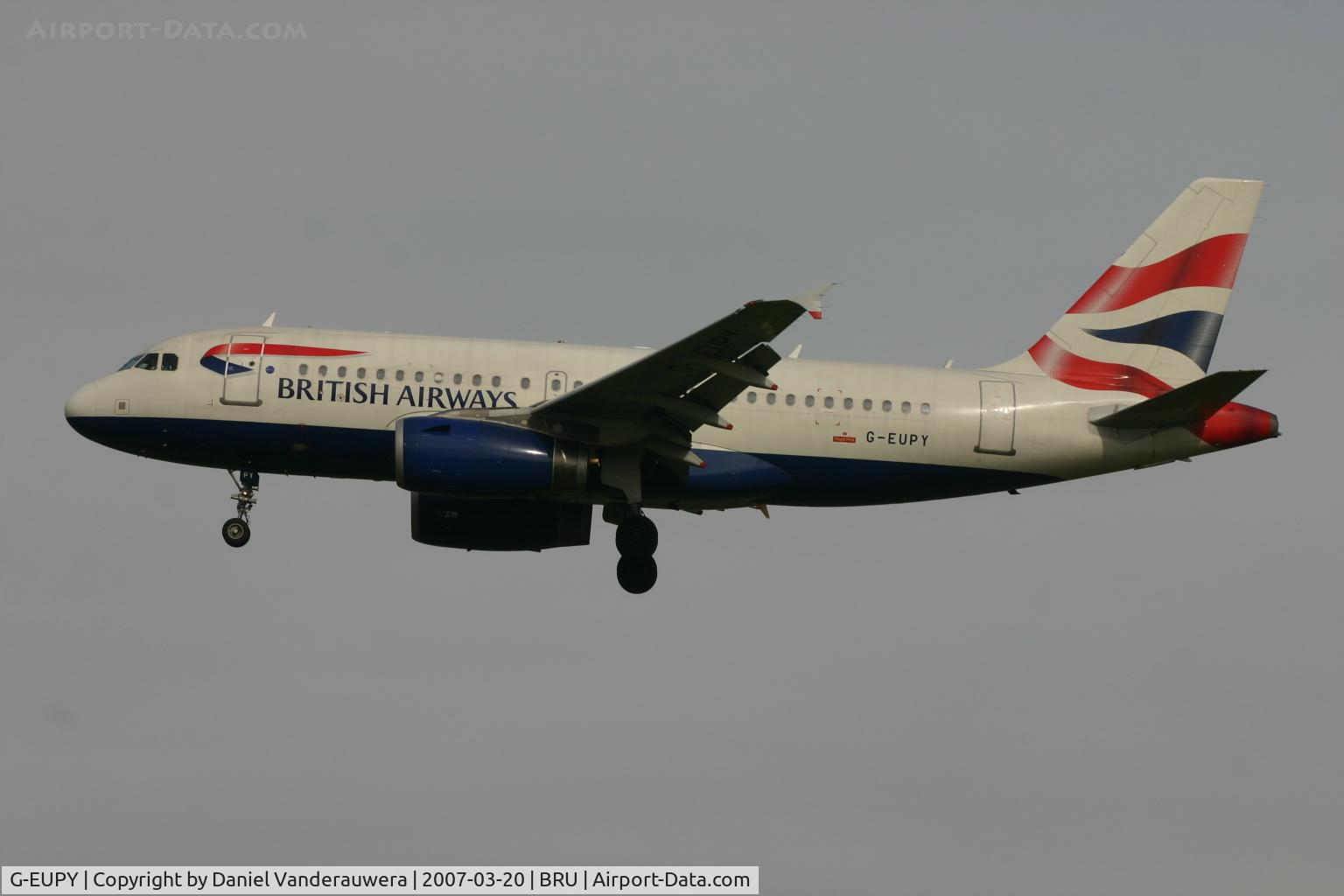 G-EUPY, 2001 Airbus A319-131 C/N 1466, descending to rwy 25L