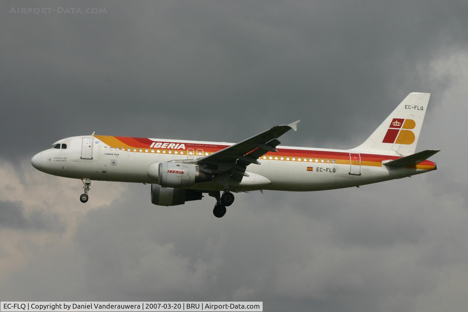 EC-FLQ, 1991 Airbus A320-211 C/N 0274, arrival of flight IB3206 from MAD