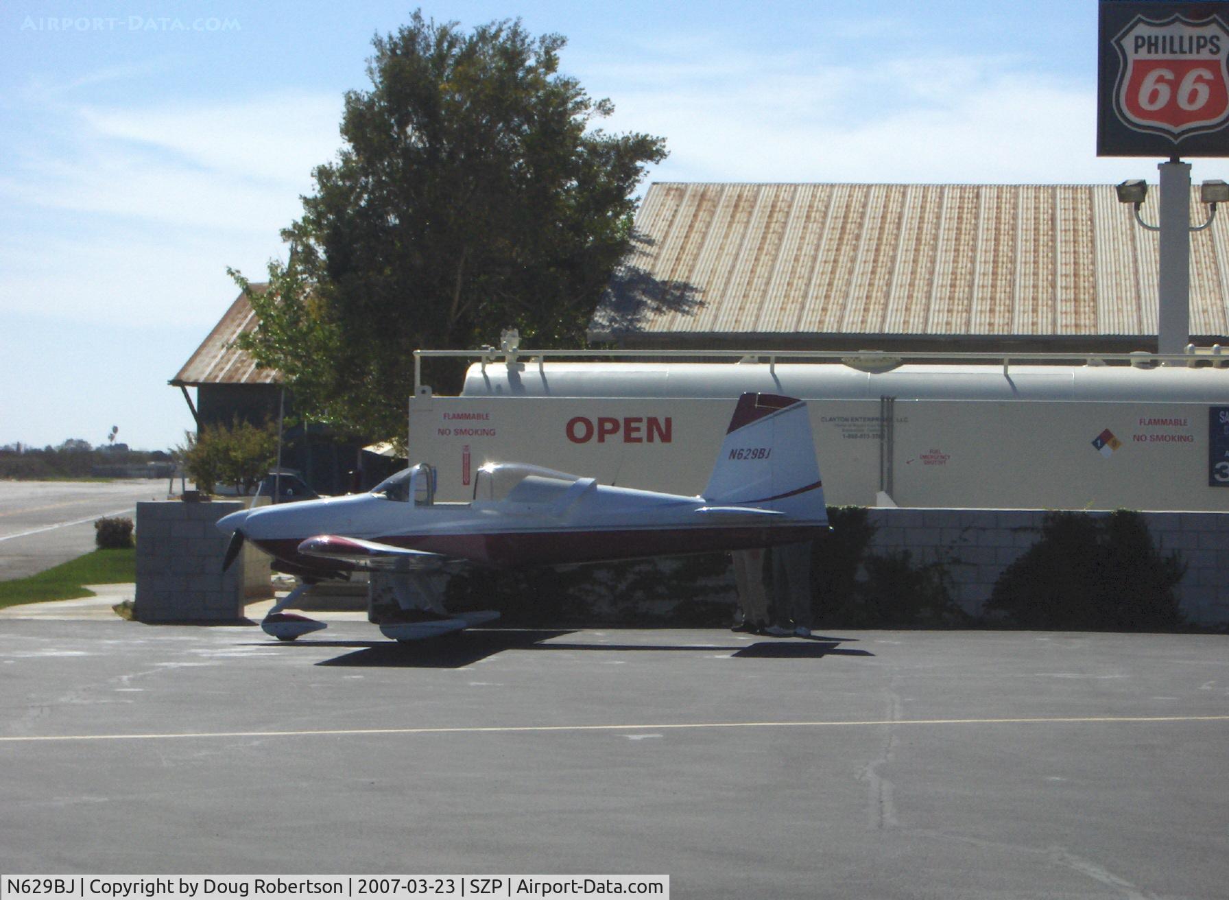 N629BJ, 2006 Vans RV-9A C/N 91051, 2000 Grimm VAN's RV-9A, Lycoming O-320-E2D 150 Hp, refueling