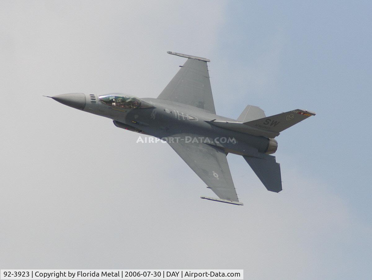 92-3923, 1992 Lockheed F-16CJ Fighting Falcon C/N CC-165, F-16C