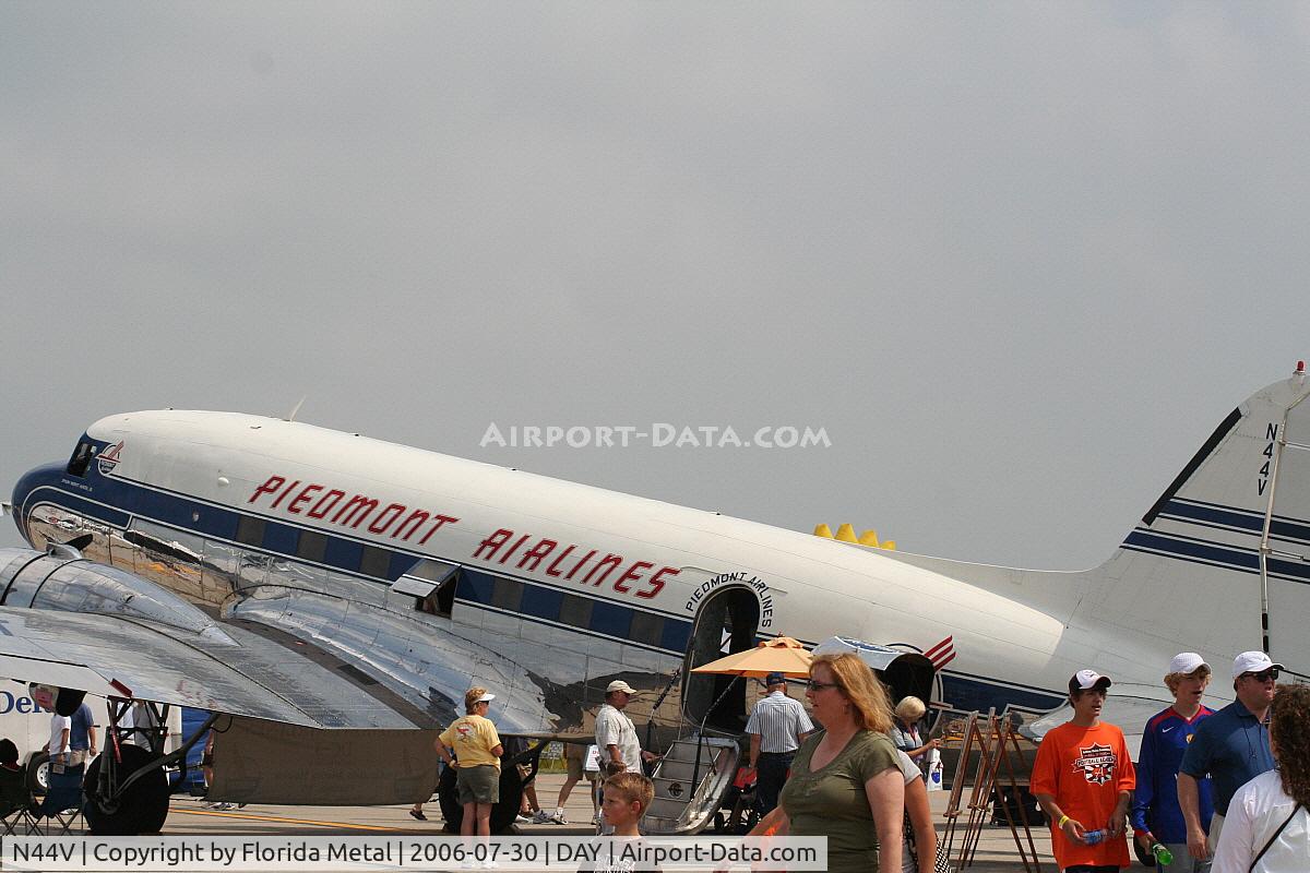 N44V, 1942 Douglas DC-3 C/N 4545, Piedmont DC-3