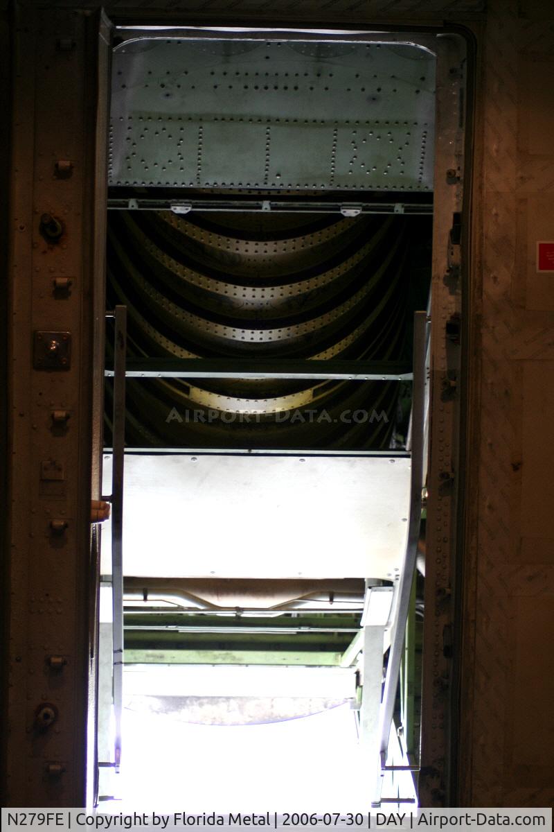 N279FE, 1981 Boeing 727-233F C/N 22346, rear stairs 727