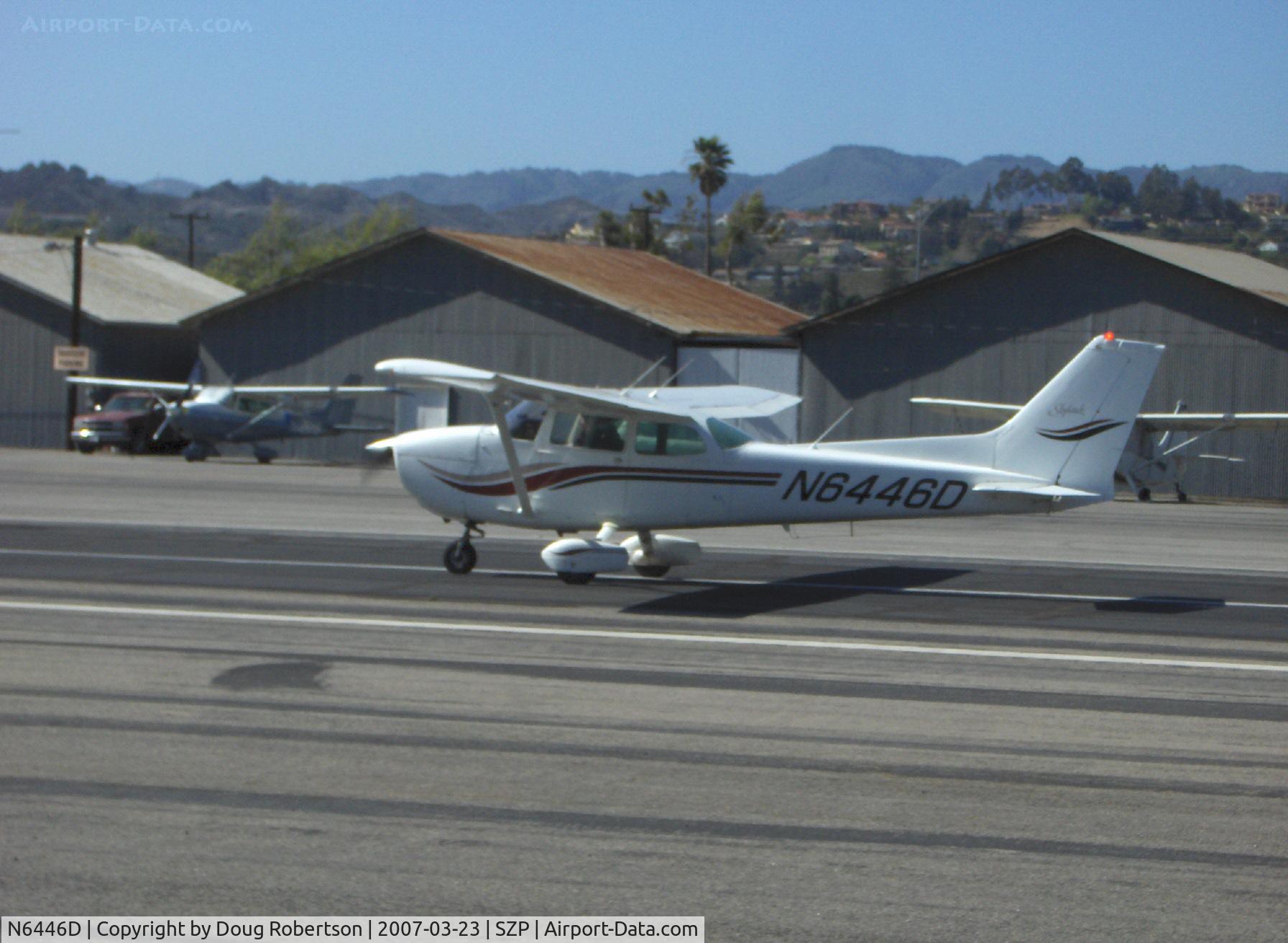 N6446D, 1979 Cessna 172N C/N 17272805, 1979 Cessna 172N, Lycoming O-320-H2AD 160 hp, takeoff roll Rwy 22
