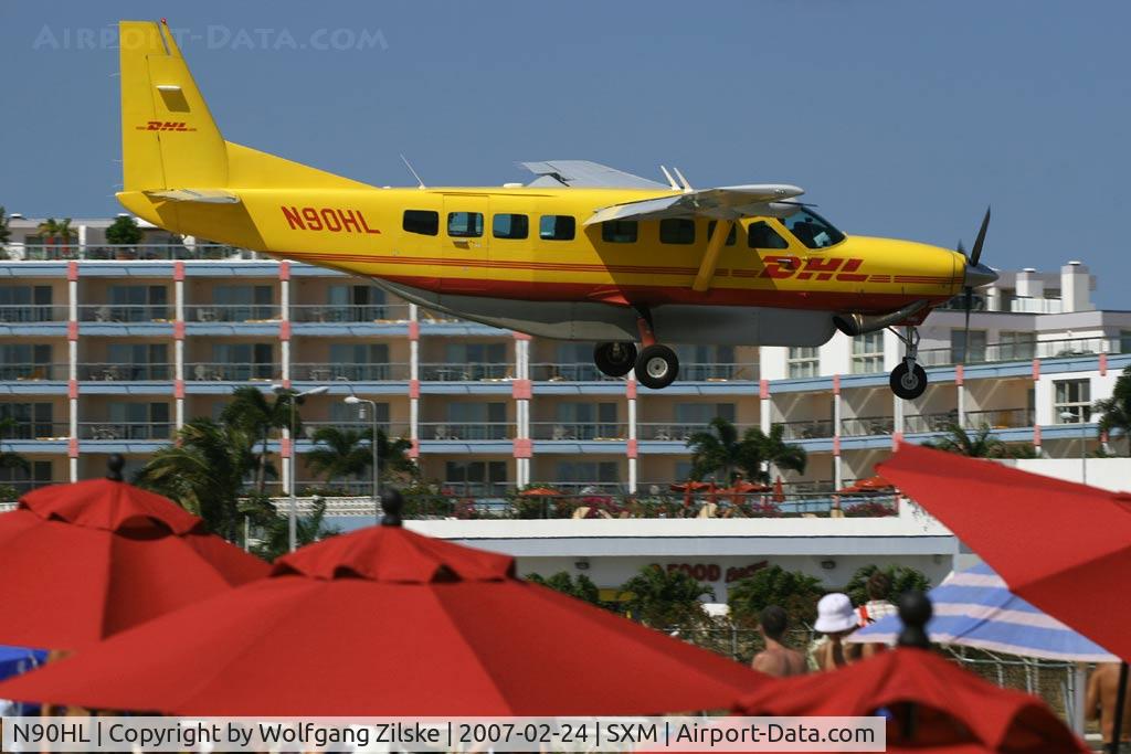 N90HL, 2004 Cessna 208B Grand Caravan C/N 208B1070, visitor