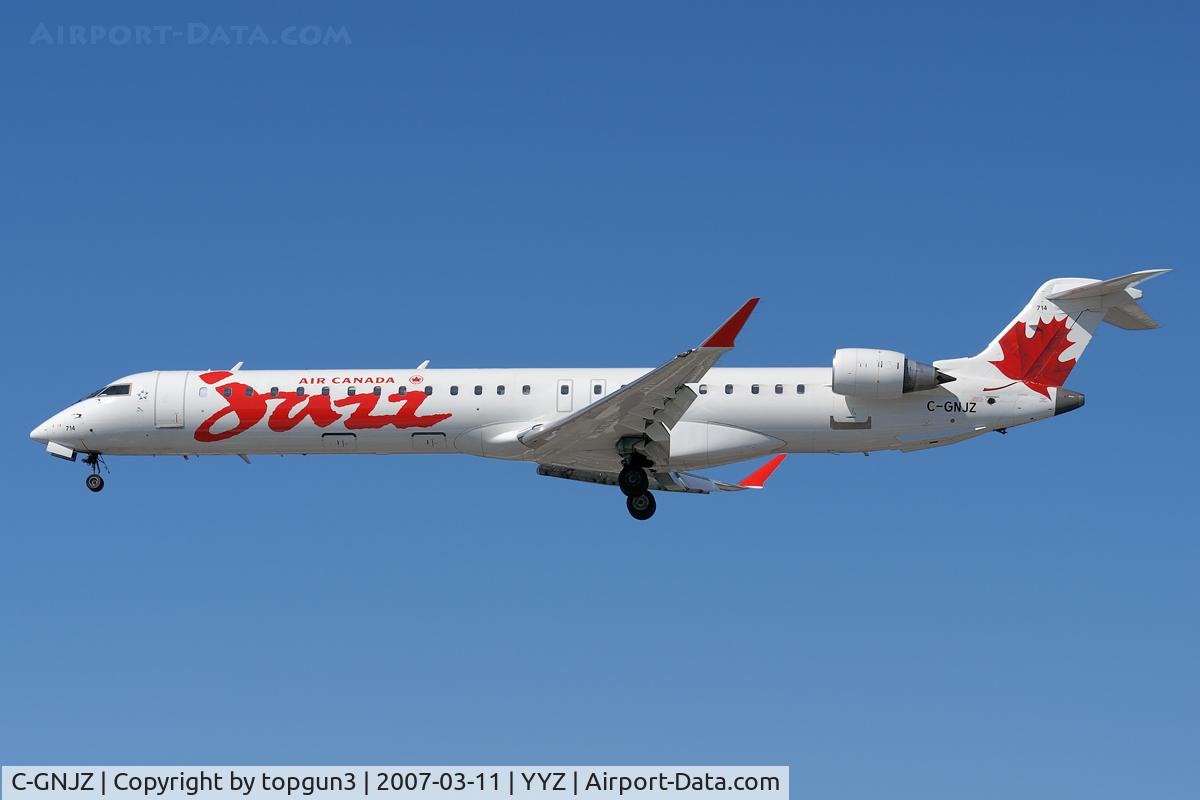 C-GNJZ, 2005 Canadair CRJ-705ER (CL-600-2D15) Regional Jet C/N 15052, Short final for RWY23.