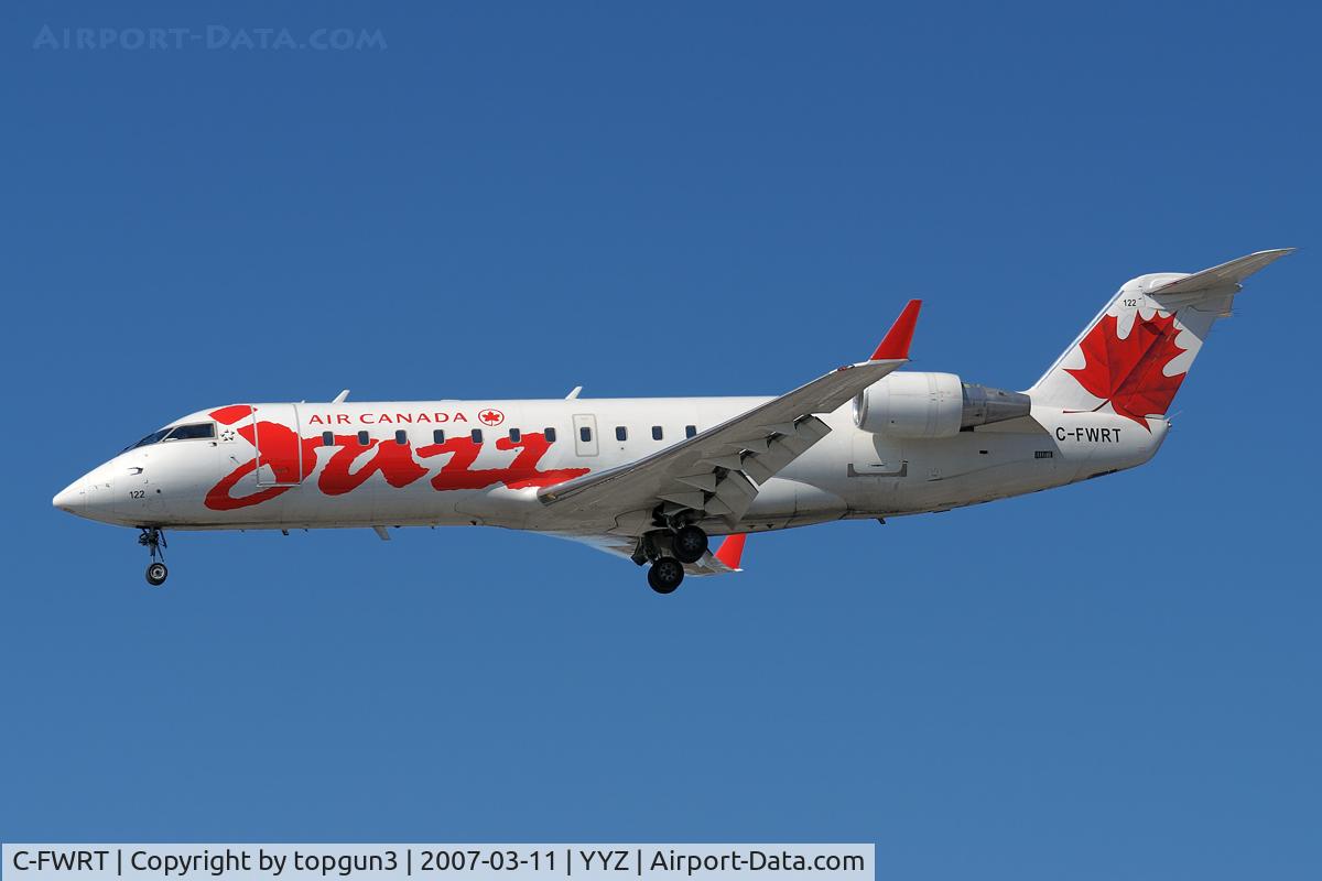 C-FWRT, 1996 Canadair CRJ-100ER (CL-600-2B19) C/N 7118, Short final for RWY23.