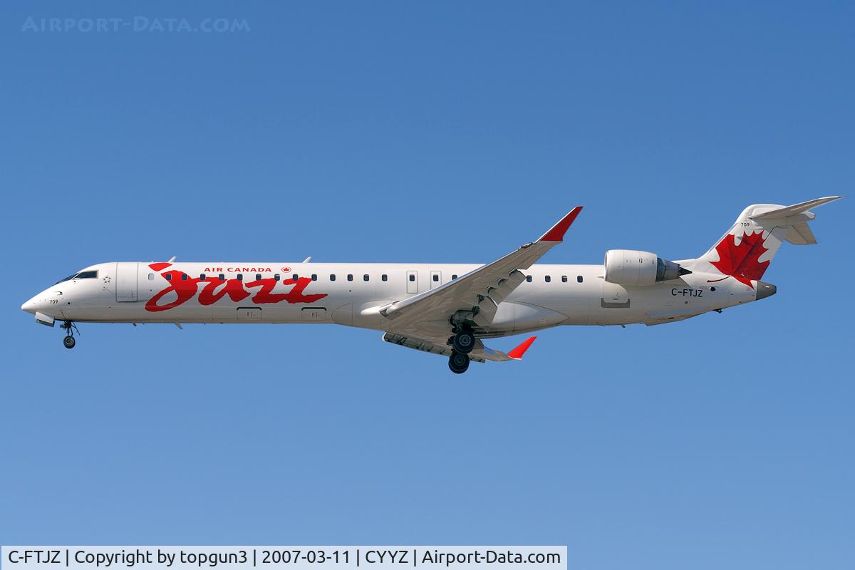 C-FTJZ, 2005 Canadair CRJ-705ER (CL-600-2D15) Regional Jet C/N 15047, Short final for RWY23.