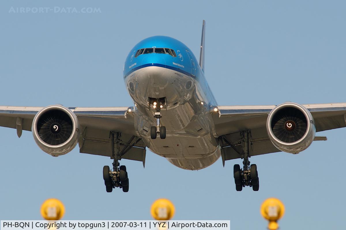 PH-BQN, 2006 Boeing 777-206/ER C/N 32720, Short final for RWY23.