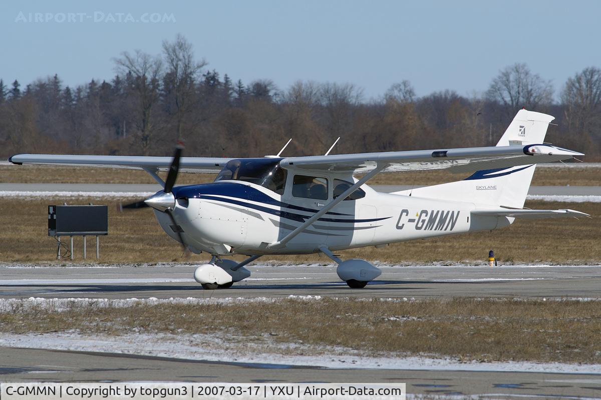 C-GMMN, 2005 Cessna 182T Skylane C/N 18281632, taxiing on Alpha.