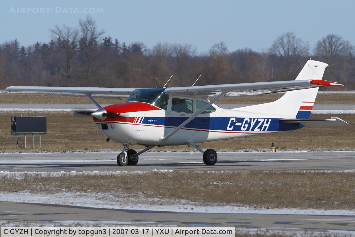 C-GYZH, 1977 Cessna 182Q Skylane C/N 18265716, taxiing on Alpha.