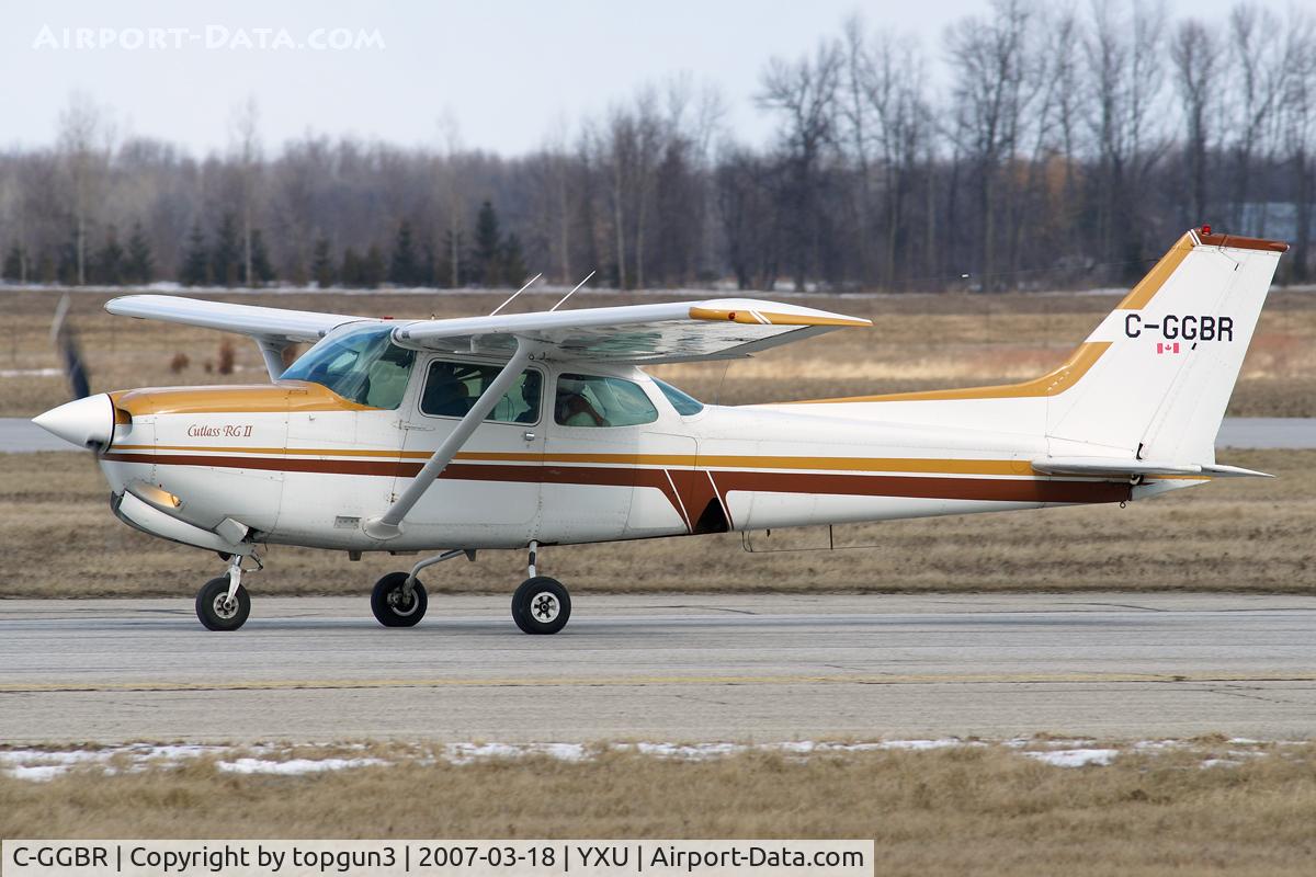C-GGBR, 1980 Cessna 172RG Cutlass RG C/N 172RG0376, Taxiing on Golf.