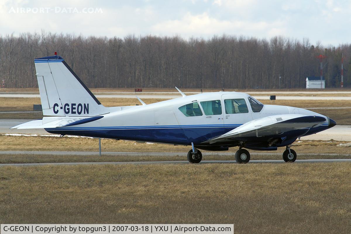 C-GEON, 1977 Piper PA-23-250 C/N 27-7754153, Taxiing on alpha for departure.