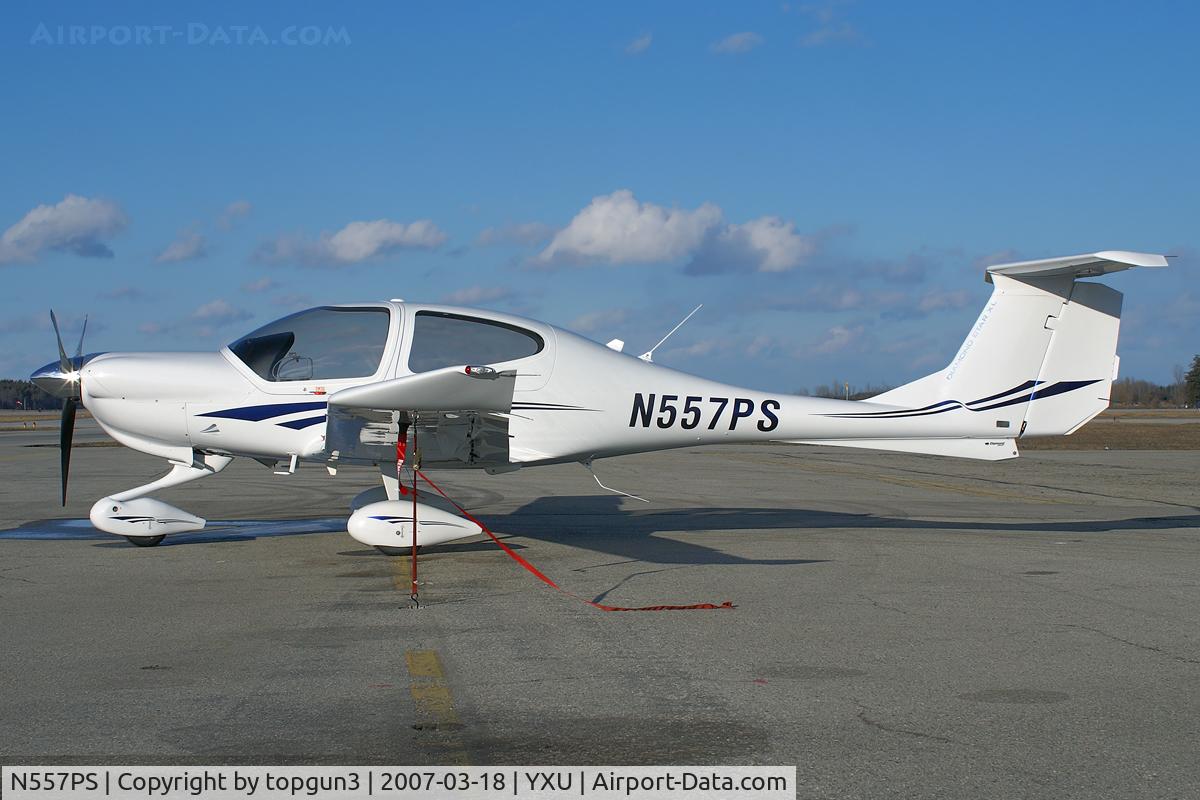 N557PS, 2007 Diamond DA-40 Diamond Star C/N 40.757, Parked in front of Katana Kafe.