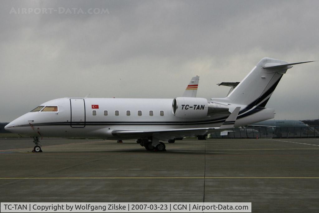 TC-TAN, 2000 Bombardier Challenger 604 (CL-600-2B16) C/N 5459, visitor