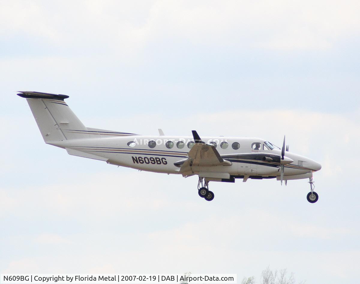 N609BG, Raytheon Aircraft Company B300 C/N FL-468, B-350