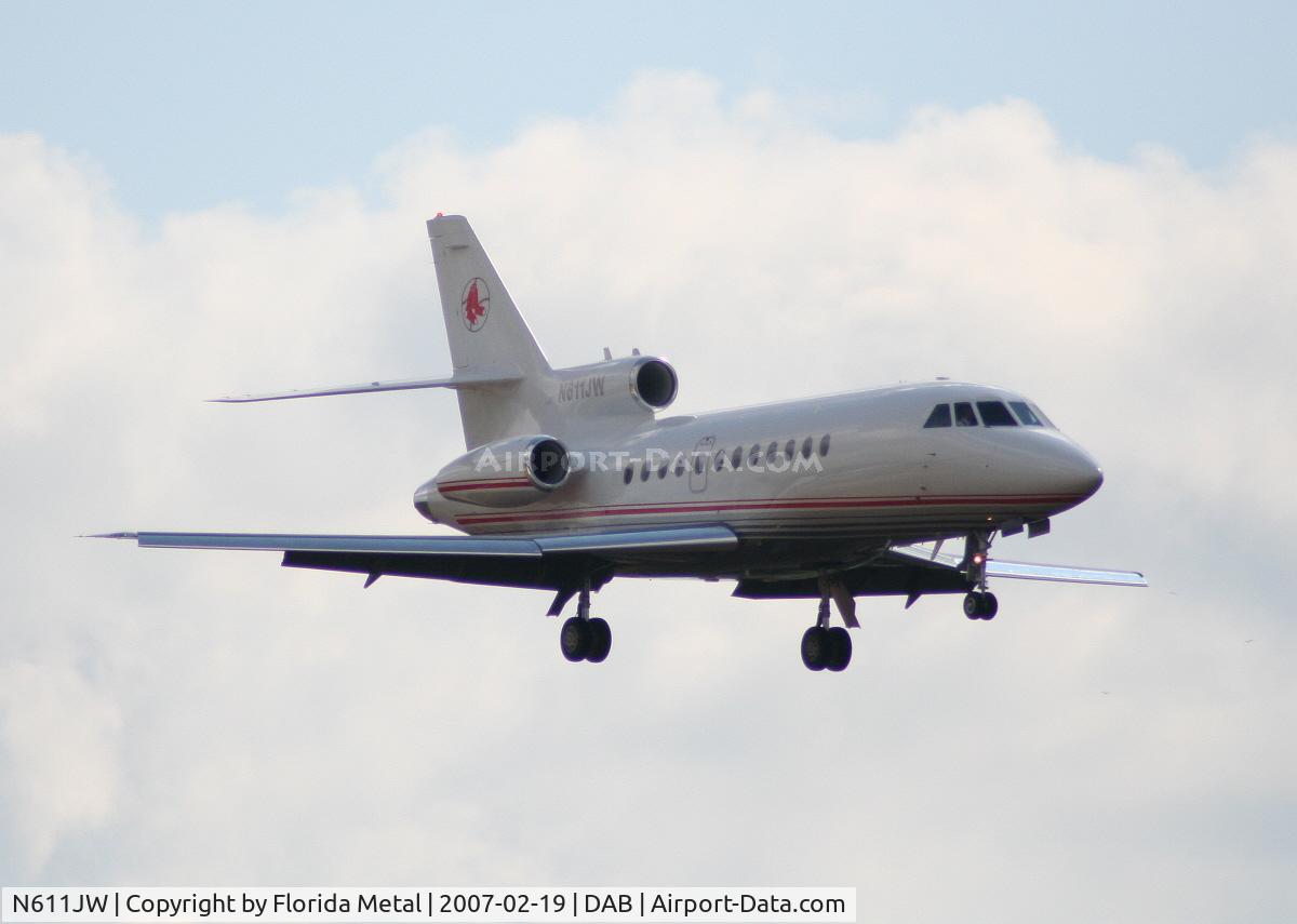N611JW, 1996 Dassault Falcon 900 C/N 162, Florida Marlins