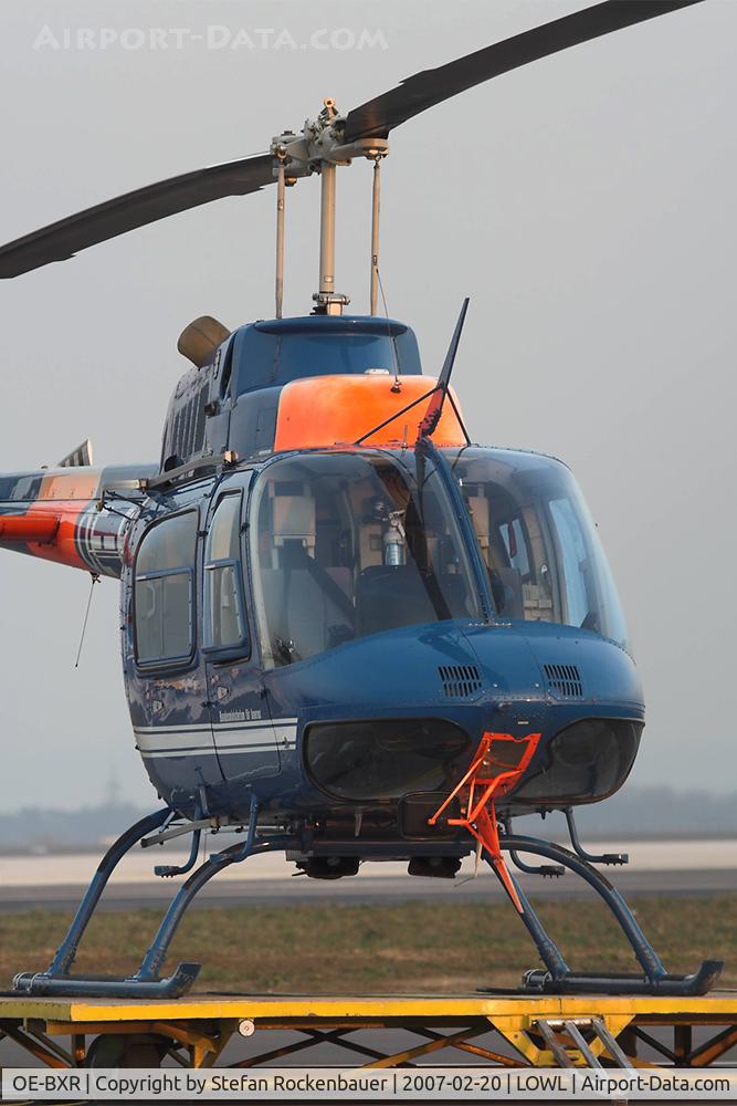 OE-BXR, Bell 206B-3 JetRanger III C/N 4413, Resting on his platform.