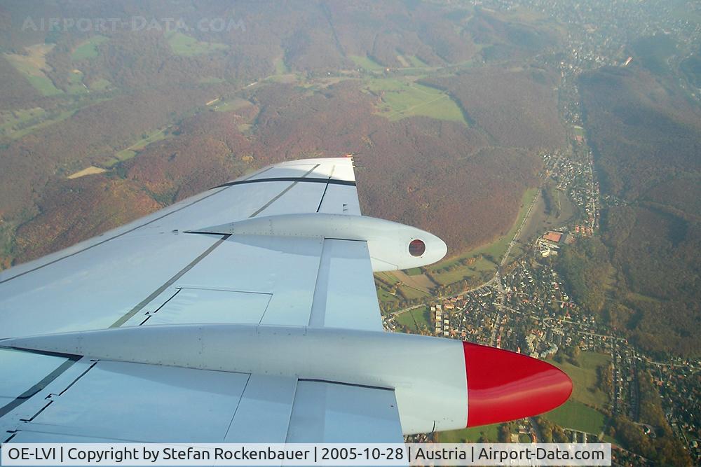 OE-LVI, 1993 Fokker 100 (F-28-0100) C/N 11468, Turning to land on RWY 11 at VIE.