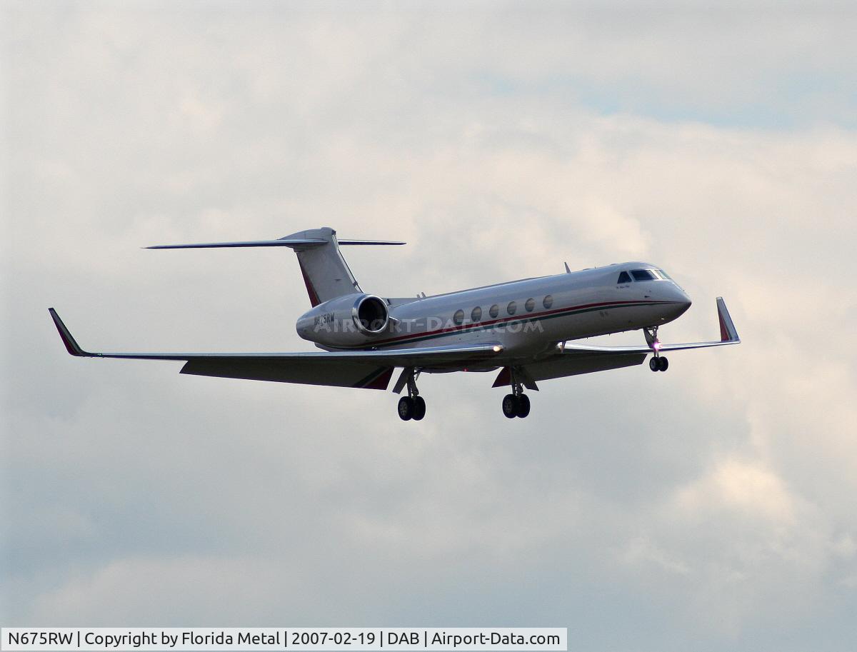 N675RW, 1997 Gulfstream Aerospace G-V C/N 526, Coca Cola