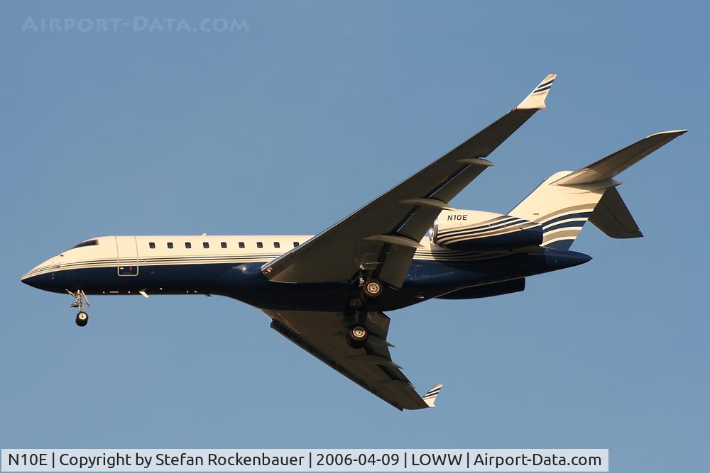 N10E, 2001 Bombardier BD-700-1A10 Global Express XRS C/N 9106, Nice surprise.