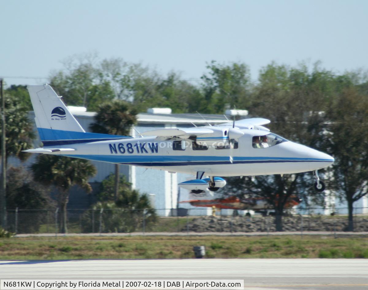 N681KW, 1983 Partenavia P-68C C/N 273, P.68