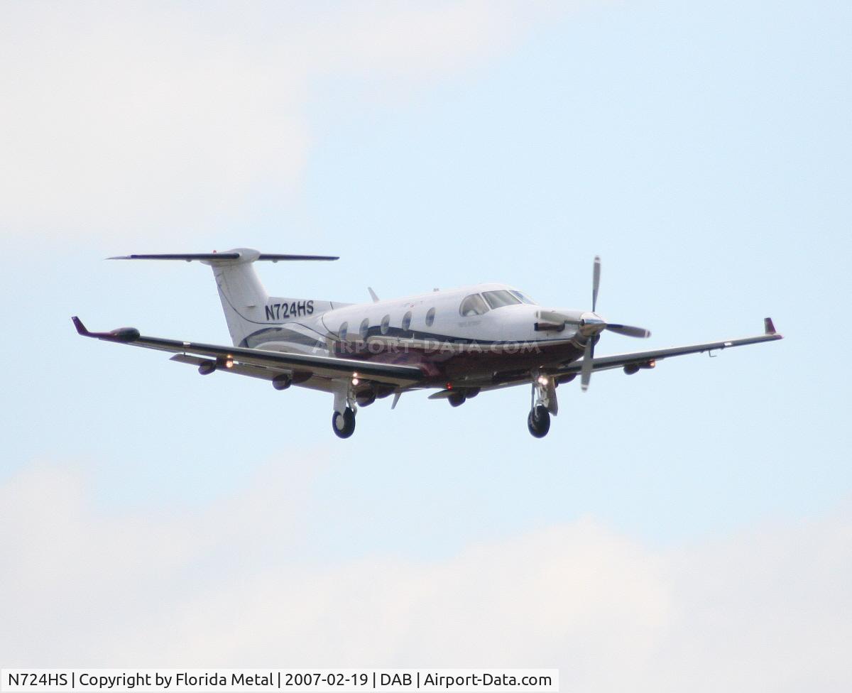 N724HS, 2004 Pilatus PC-12/45 C/N 564, PC-12