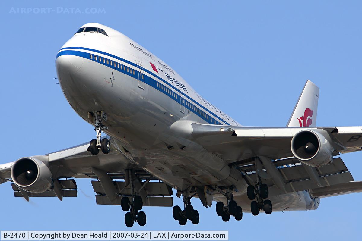 B-2470, 1998 Boeing 747-4J6M C/N 29070, Air China B-2470 combi (FLT CCA983) from Beijing Capital (ZBAA) on short-final to RWY 24R.