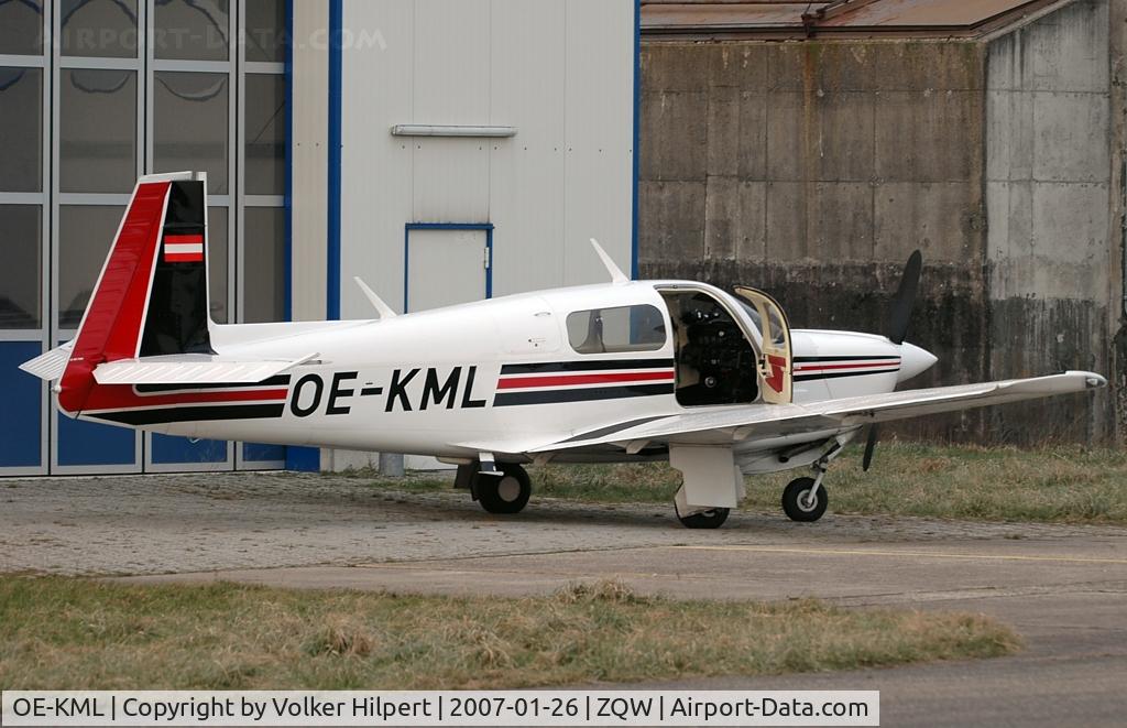 OE-KML, Mooney M20J 201 C/N 24-3025, Mooney M205